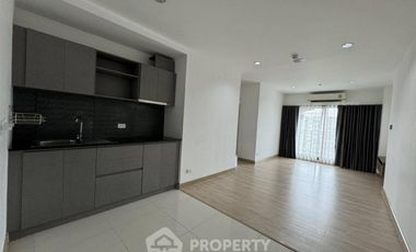 For sale 2 bedrooms condo in Bang Phlat, Bangkok