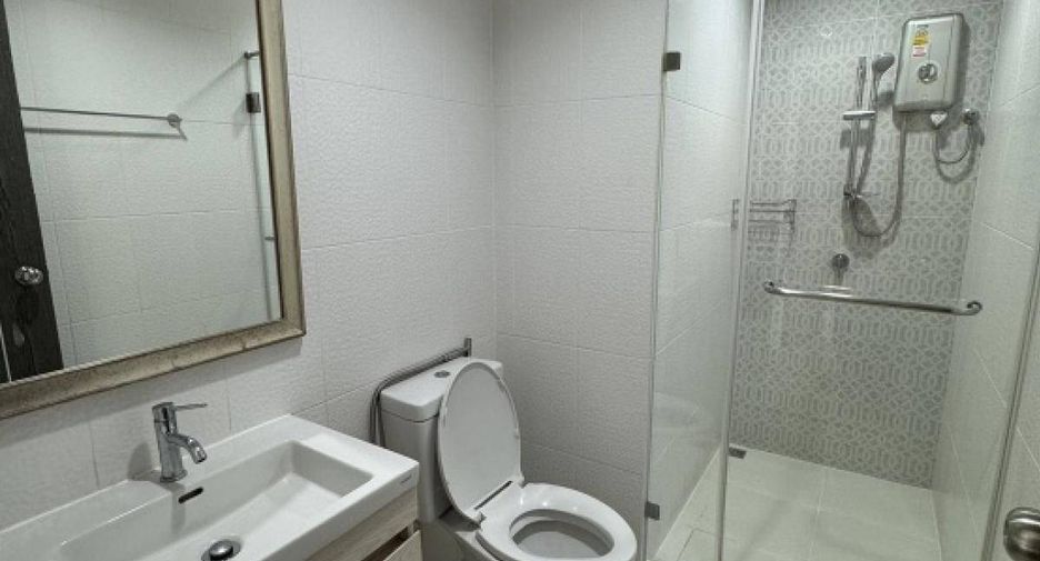 For sale 2 bedrooms condo in Bang Phlat, Bangkok