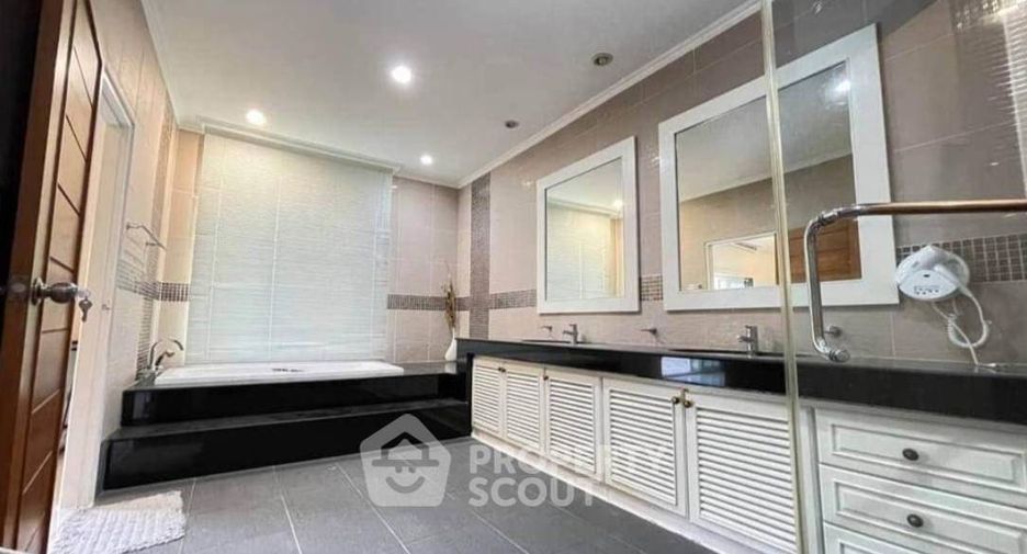 For sale 3 bedrooms house in Pratumnak, Pattaya