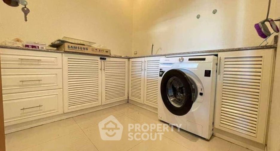 For sale 3 bedrooms house in Pratumnak, Pattaya