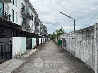 For sale 4 bedrooms townhouse in Si Racha, Chonburi