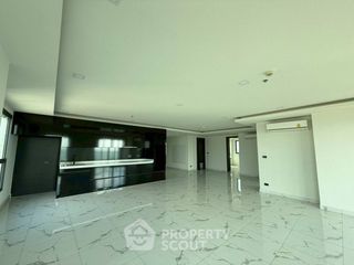 For sale 4 bedrooms condo in Bang Lamung, Chonburi