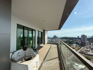 For sale 4 bedrooms condo in Bang Lamung, Chonburi