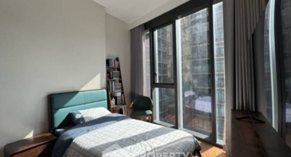 For sale 2 bedrooms condo in Khlong Toei, Bangkok