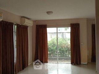 Casa en venta de 3 habitaciones en Khlong Sam Wa, Bangkok