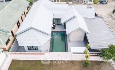 For sale 3 bedrooms house in East Pattaya, Pattaya
