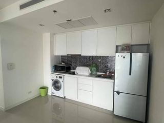 À vendre 2 chambres condo à Yan Nawa, Bangkok