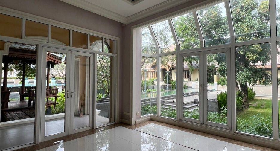 Haus zum Kauf mit 6 Zimmer in Lat Phrao, Bangkok