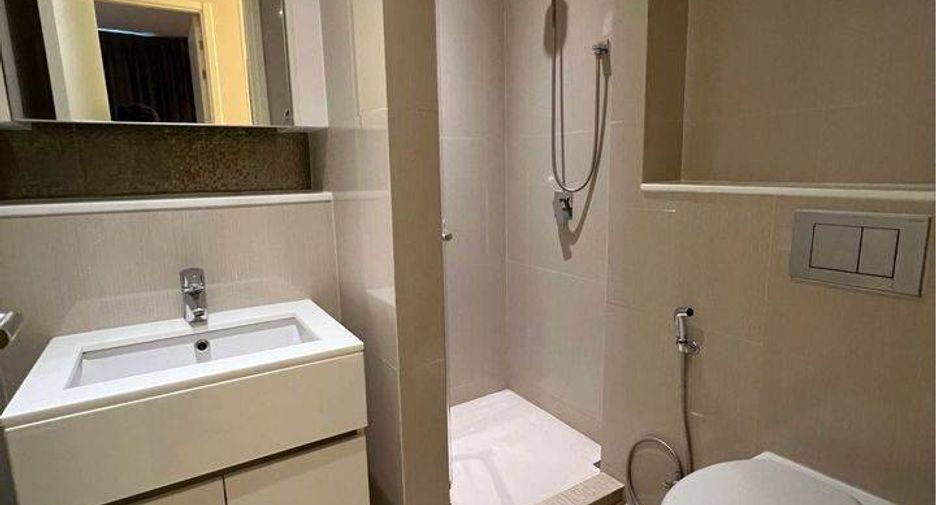For sale 2 bedrooms condo in Watthana, Bangkok
