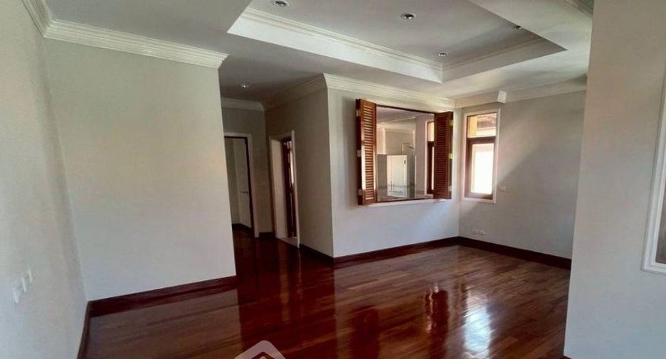 À vendre 3 chambres maison à Bang Khun Thian, Bangkok