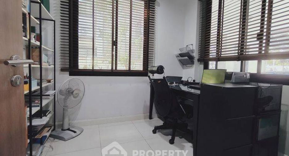 For sale 3 bedrooms house in Saphan Sung, Bangkok