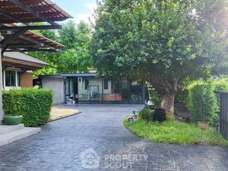 For sale 4 bedrooms house in Bangkok Noi, Bangkok