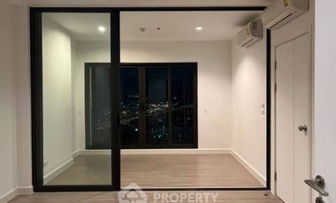 For sale 1 Beds condo in Bang Phlat, Bangkok