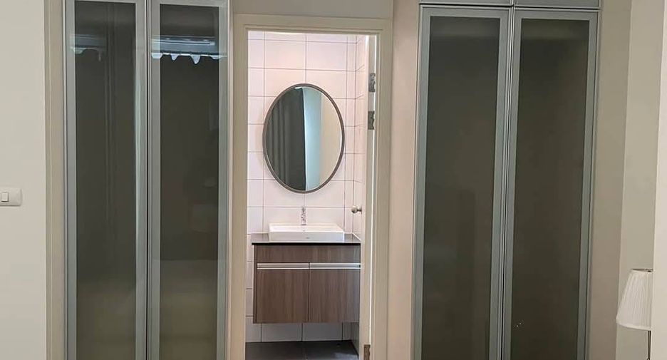 À vendre 1 chambre condo à Huai Khwang, Bangkok