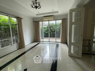 For sale 4 bedrooms house in Chatuchak, Bangkok