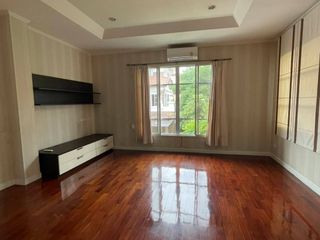 For sale 4 bedrooms house in Chatuchak, Bangkok
