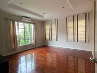 For sale 4 bedrooms house in Chatuchak, Bangkok