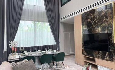 À vendre 4 chambres maison à Huay Yai, Pattaya