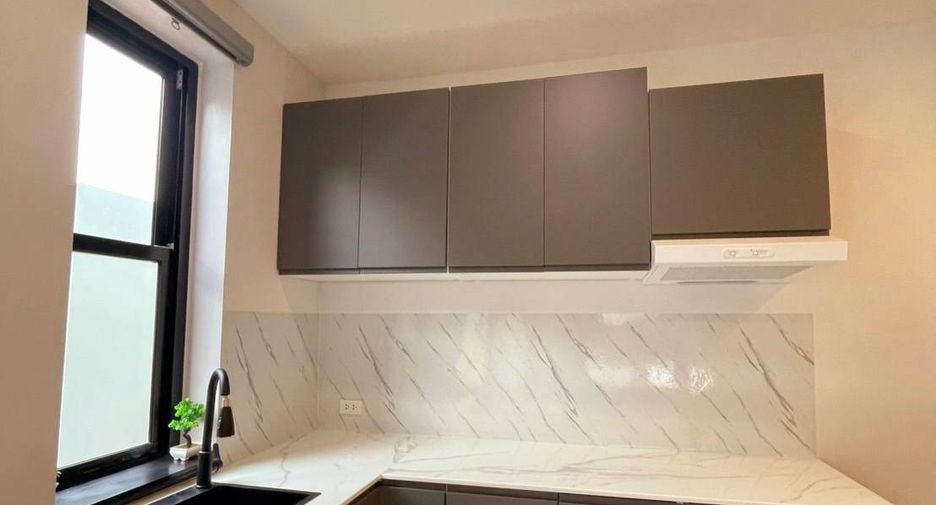 À vendre 4 chambres villa à Huay Yai, Pattaya