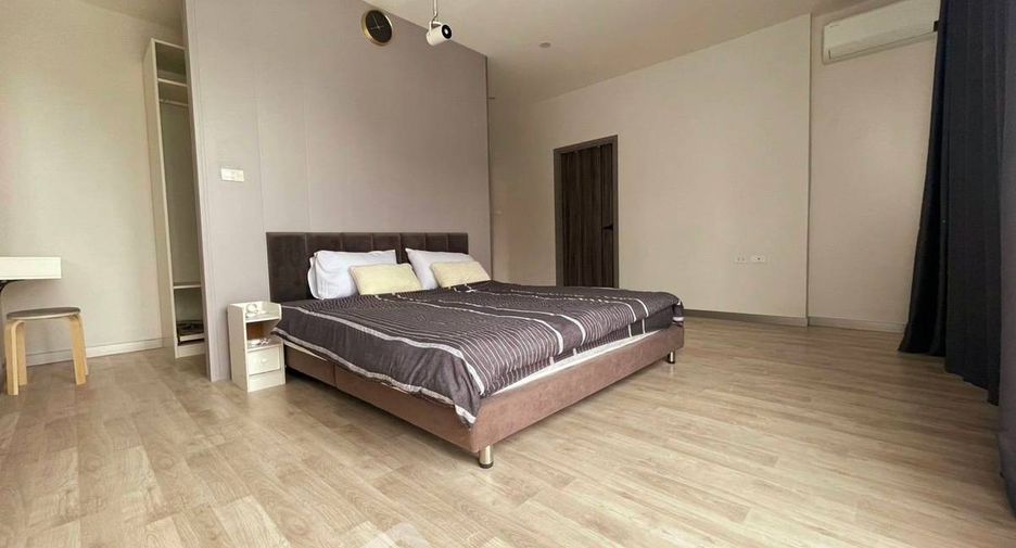 À vendre 4 chambres villa à Huay Yai, Pattaya