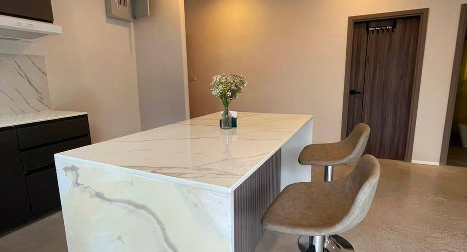 À vendre 4 chambres villa à Huay Yai, Pattaya