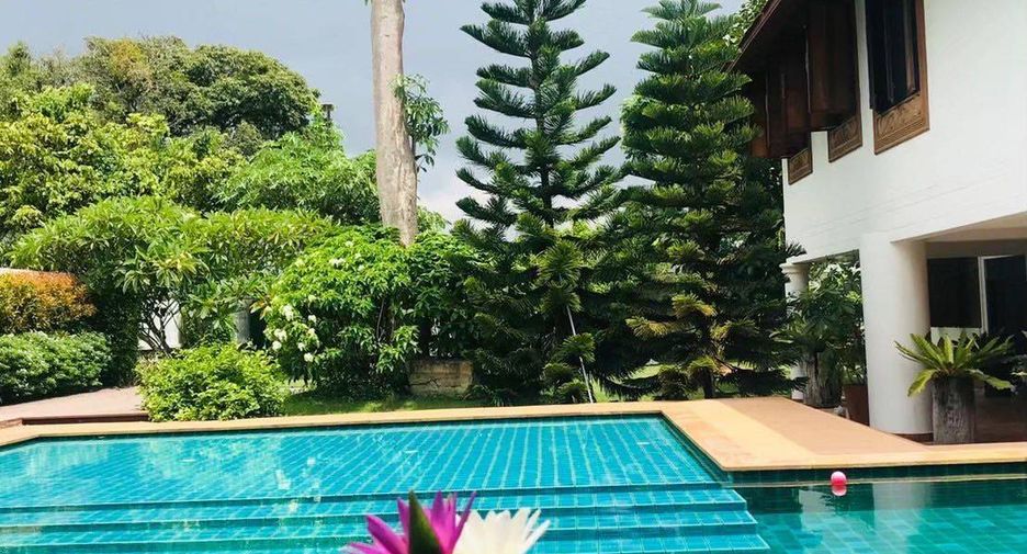 À louer et à vendre 4 chambres maison à East Pattaya, Pattaya