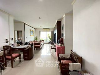 À vendre 3 chambres condo à Chatuchak, Bangkok
