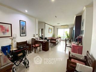 À vendre 3 chambres condo à Chatuchak, Bangkok