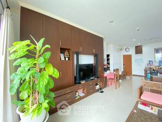 À vendre 3 chambres condo à Chatuchak, Bangkok