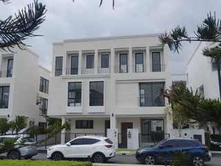 Casa en venta de 4 habitaciones en Lat Krabang, Bangkok