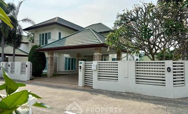 Villa zum Kauf mit 4 Zimmer in Bang Lamung, Chonburi