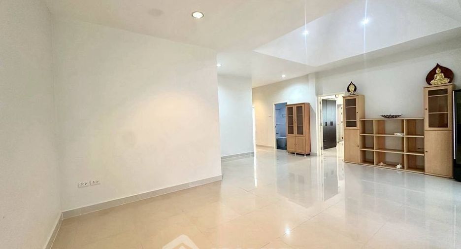 Villa zum Kauf mit 3 Zimmer in Bang Lamung, Chonburi