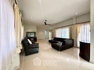 For sale 3 bedrooms villa in Bang Lamung, Chonburi