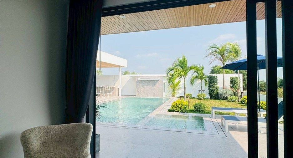 For sale 3 bedrooms villa in East Pattaya, Pattaya