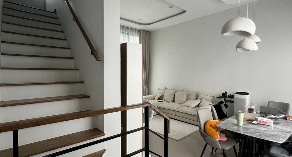 Condo en venta de 3 habitaciones en Prawet, Bangkok
