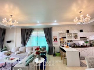 Haus zum Kauf mit 2 Zimmer in Bang Lamung, Chonburi