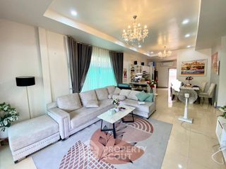 Haus zum Kauf mit 2 Zimmer in Bang Lamung, Chonburi