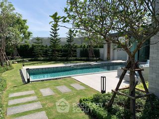 Casa en venta de 4 habitaciones en Lat Krabang, Bangkok