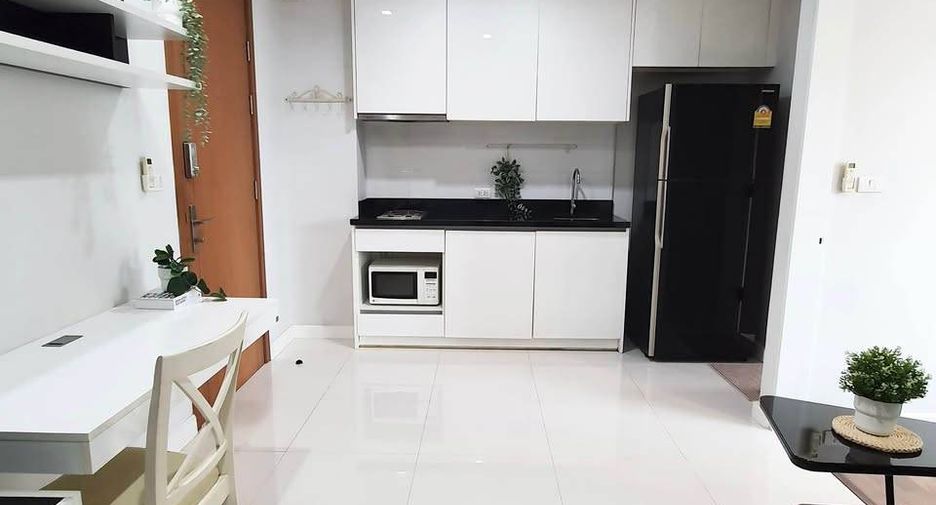 For sale 1 bed condo in Khlong Toei, Bangkok
