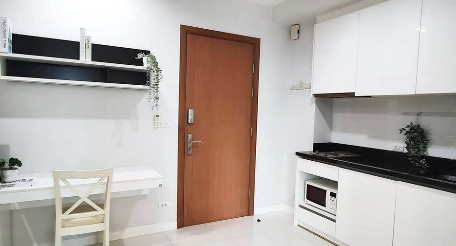 For sale 1 bed condo in Khlong Toei, Bangkok