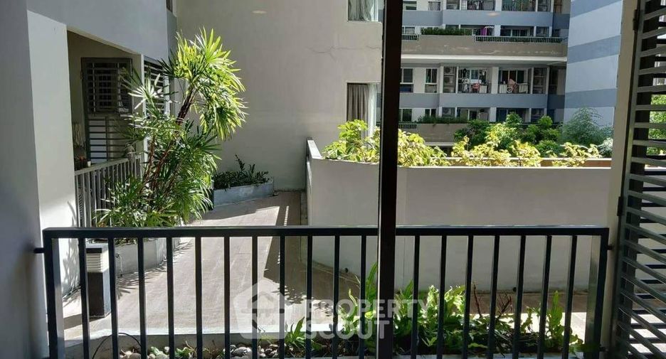 For sale 2 bedrooms condo in Phra Khanong, Bangkok