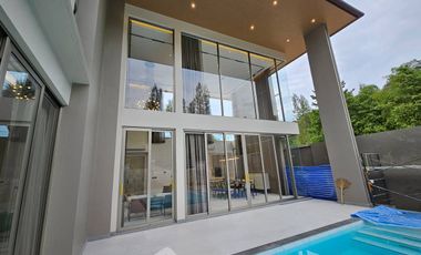 À vendre 2 chambres condo à Watthana, Bangkok