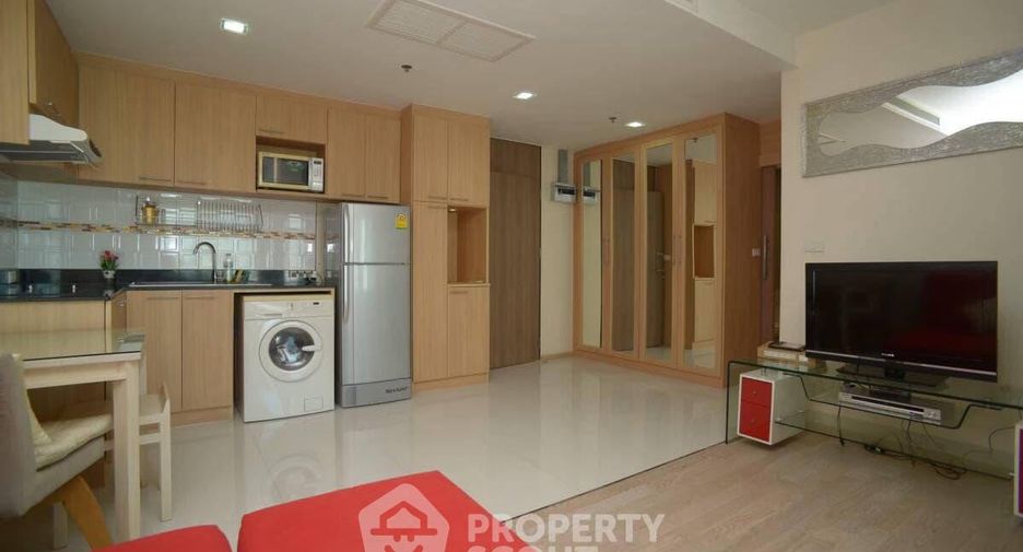 For sale 1 bed condo in Khlong Toei, Bangkok
