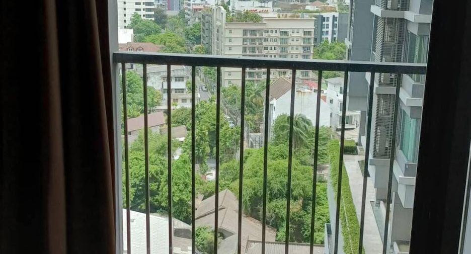 For sale 1 bed condo in Khlong Toei, Bangkok