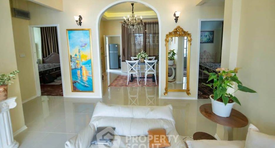 For rent and for sale 4 bedrooms house in Bang Lamung, Chonburi