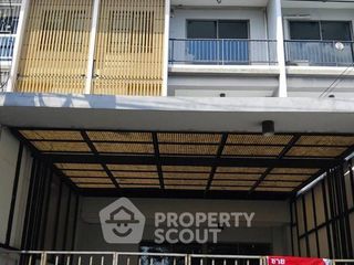 出售 3 卧室 联排别墅 在 Lat Phrao, 曼谷