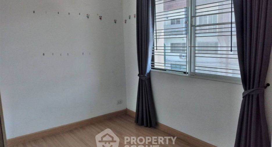 For sale 3 bedrooms townhouse in Khan Na Yao, Bangkok