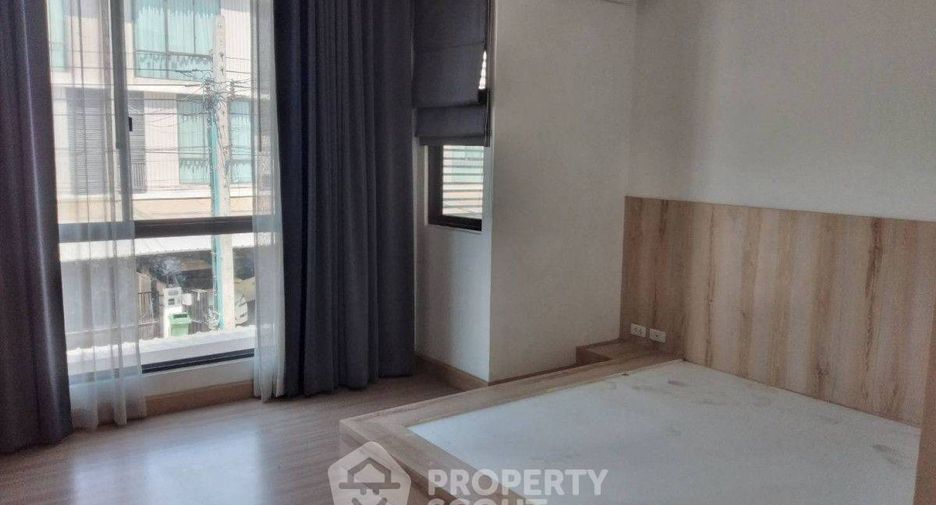 For sale 3 bedrooms townhouse in Khan Na Yao, Bangkok