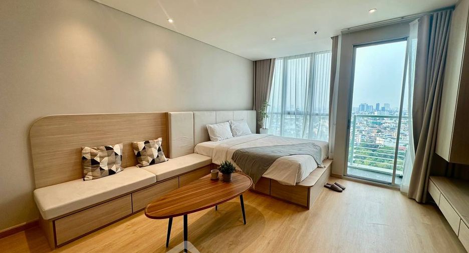 For sale 1 bed condo in Khlong Toei, Bangkok
