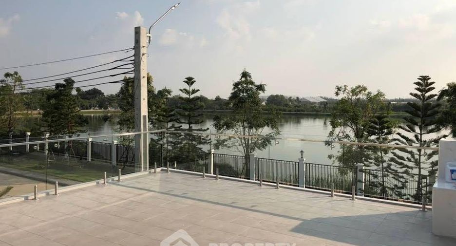 For sale 4 bedrooms house in Lat Krabang, Bangkok
